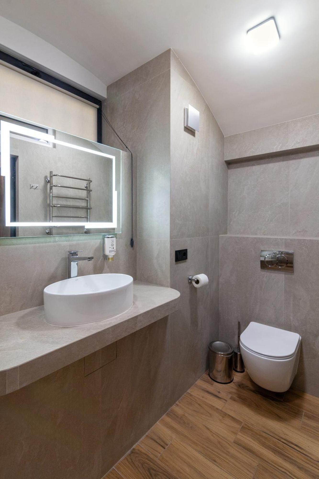 Royal Hot Jucuzzi Apartment Lviv Exteriör bild