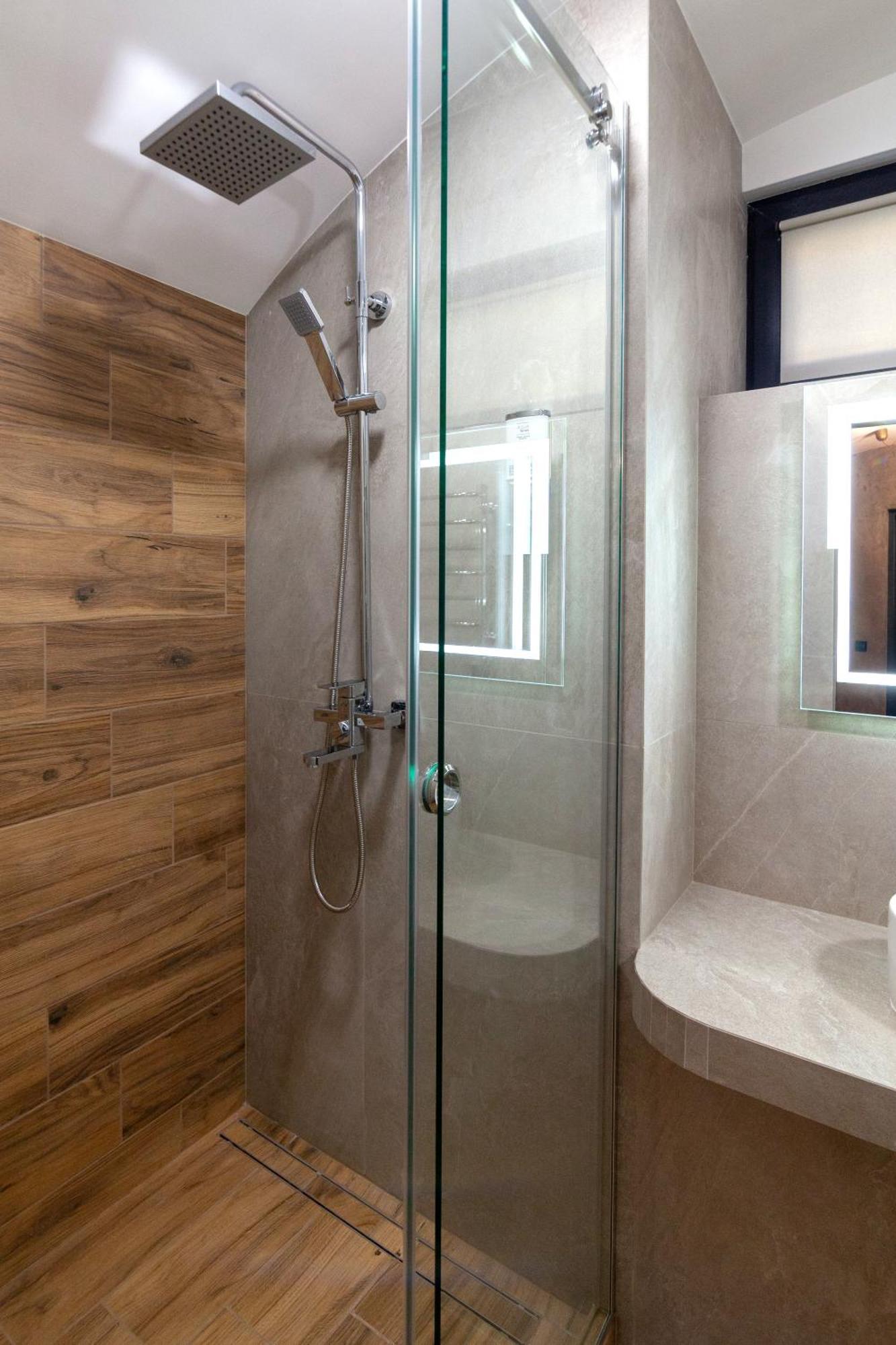 Royal Hot Jucuzzi Apartment Lviv Exteriör bild