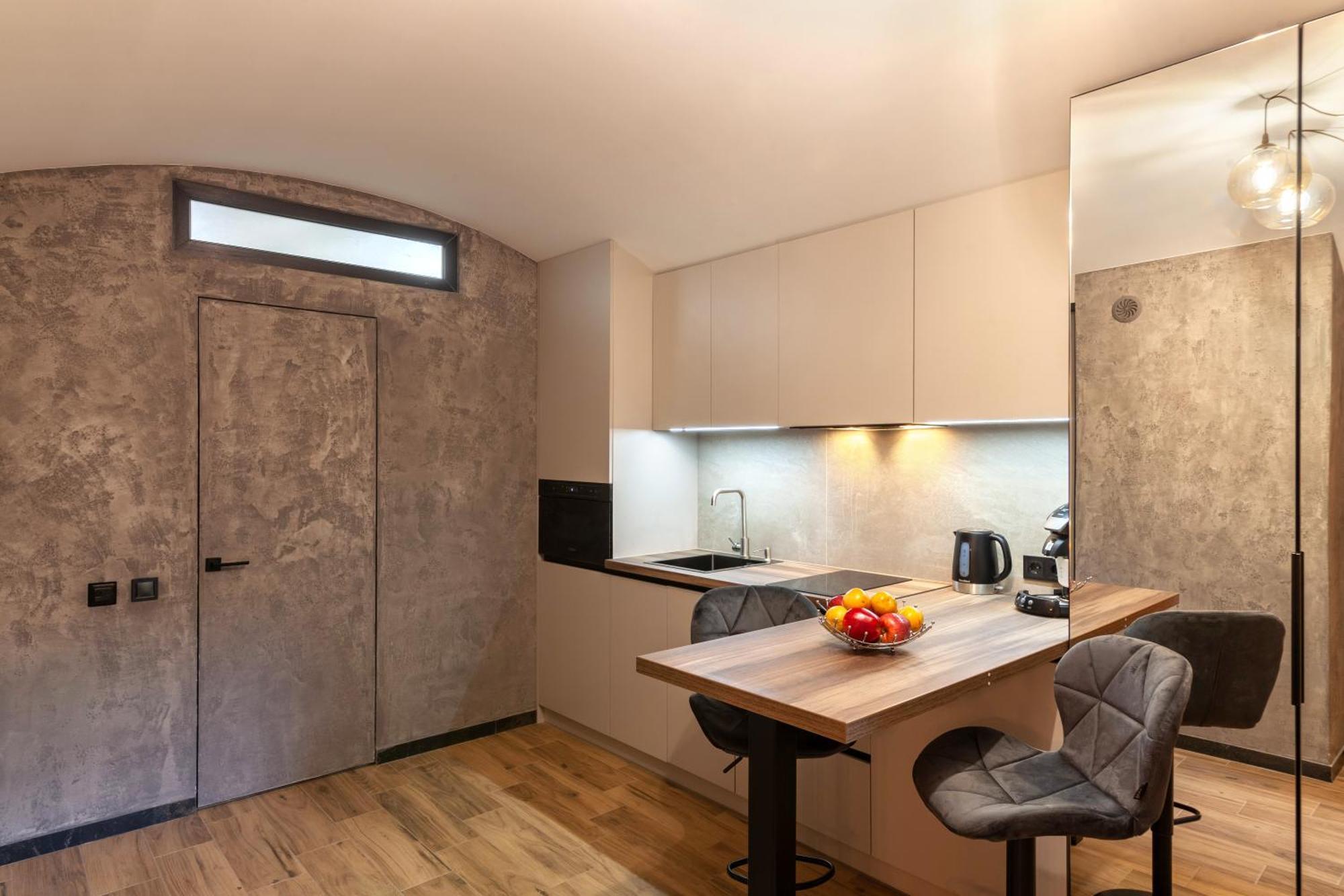 Royal Hot Jucuzzi Apartment Lviv Exteriör bild